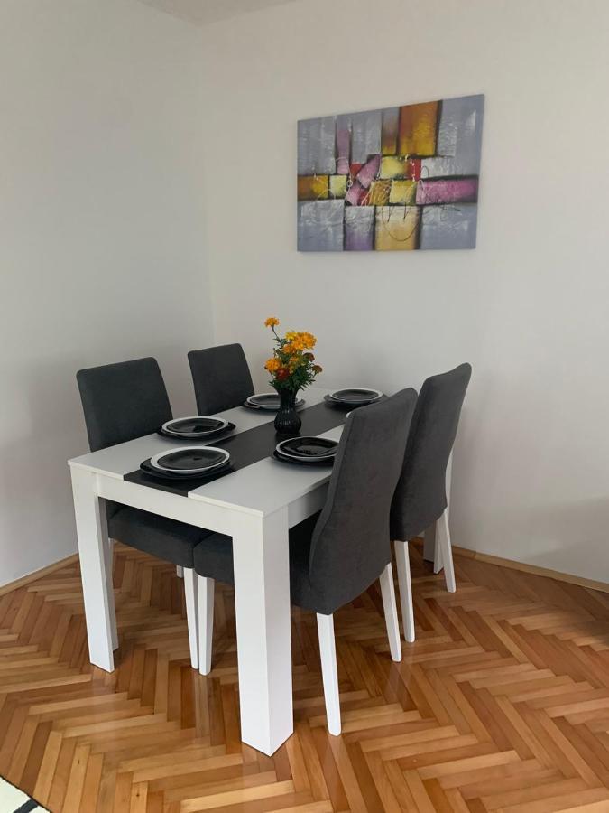 Lana Apartment *